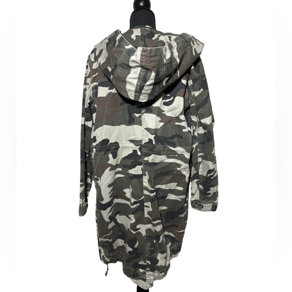 Cookie Couture Hooded Camo Zip Front Jacket Size Medium NWT - Picture 5 of 8